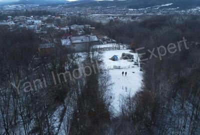 Teren de 5247 mp, în Central