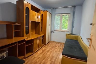 Apartament 3 camere semidecomandat, etaj intermediar - 2