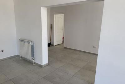 Spațiu comercial, de 80 mp, în Central - 2