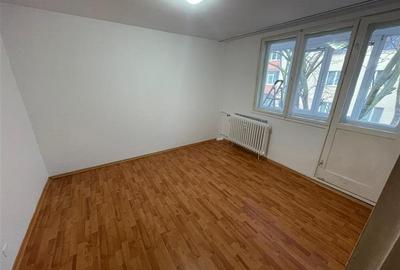 Apartament cu 4 camere decomandat în Rahova - 4