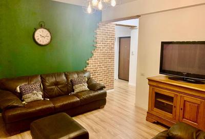 Apartament cu 3 camere decomandat, mobilat în Sisești