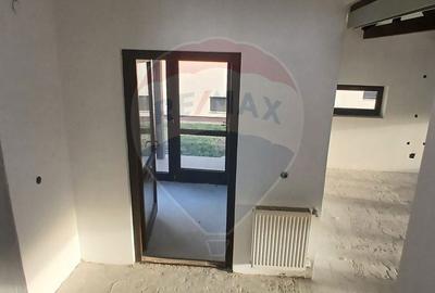 Casă cu 4 camere în Samurcași - 2
