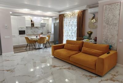 Apartament cu 3 camere semidecomandat, mobilat în Florești