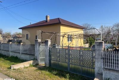Casă cu 3 camere cu Teren 2320 Mp în Leu