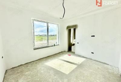 Casă cu 3 camere cu Teren 270 Mp în Bucovăț (Remetea Mare) - 1