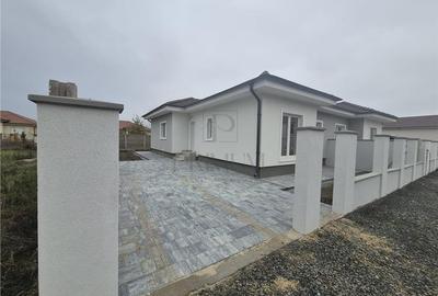 Duplex cu 4 camere cu Canalizare în Moșnița Nouă - 1