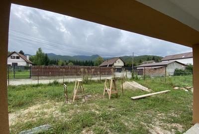 Casă cu 4 camere cu Teren 501 Mp în Central