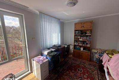 Casă cu 7 camere cu Teren 1300 Mp în Central - 16