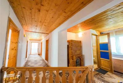 Casă cu 6 camere cu Canalizare în Central - 8