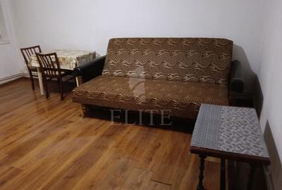 Garsonieră decomandată în Central
