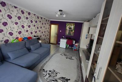 Apartament cu 3 camere în Triaj