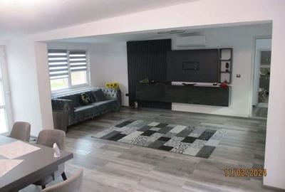 Comision 0 - Casa renovata cu 2 corpuri si gradina in Caransebes - 9