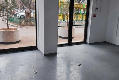 Spațiu comercial, de 24 mp, în Central - 3