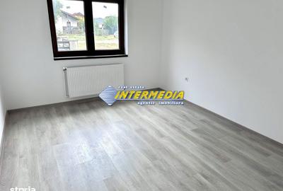 Casă cu 3 camere cu Teren 330 Mp în Micești - 5