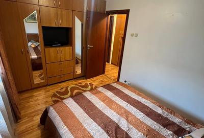Apartament 3 camere semidecomandate Craiovita Noua - 2