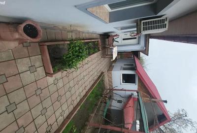 Casă cu 6 camere în Roșiori de Vede - 2