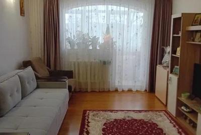 Apartament cu 2 camere decomandat în Baza 3