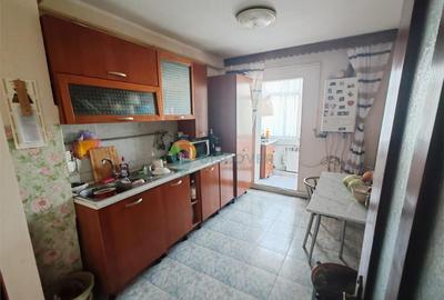 Zona Mioritei , 3 camere decomandate , 82500 Euro - 7