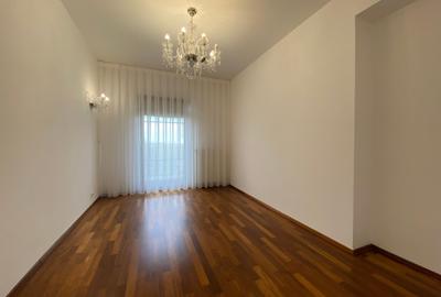 Apartament cu 4 camere, mobilat în Băneasa - 10