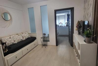 Apartament cu 3 camere semidecomandat în Prelungirea Ghencea - 1