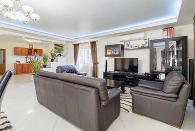 Casa Tunari Central - curte mare, living generos, pozitie excelenta - 3