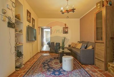 Casă cu 7 camere cu Teren 450 Mp în Central - 8