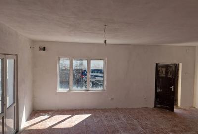 Spațiu comercial, de 120 mp, în Central - 6