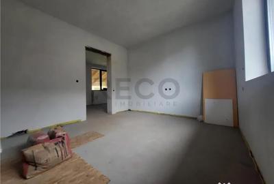 Casă cu 3 camere cu Teren 440 Mp în Central - 10