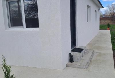 Casă cu 4 camere cu Teren 500 Mp în Central - 1