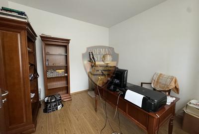 Casă individuală cu 8 camere cu Canalizare în Est - 10