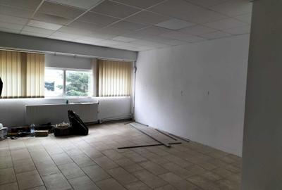 Spațiu comercial, de 20 mp, în Cățelu