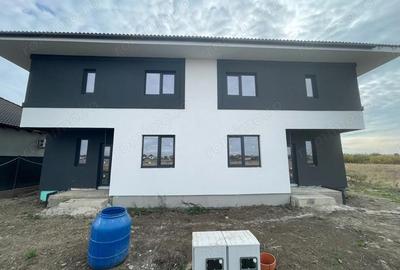 Casă cu 5 camere cu Teren 250 Mp în Giarmata - 1