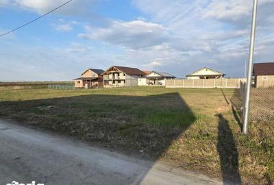 Teren de 522 mp, în Sânmihaiu Român - 3