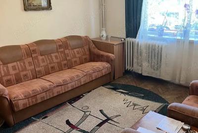 Apartament cu 3 camere semidecomandat în Central - 1