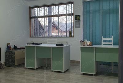 Casă cu 4 camere cu Teren 300 Mp în Central - 2