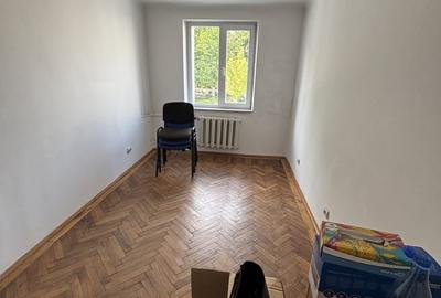 Spațiu comercial, de 45 mp, în Central - 8