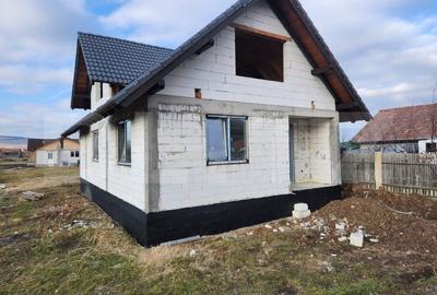 Casa individuala,cu 4 camere, 135 mp utili,Totoi - 2