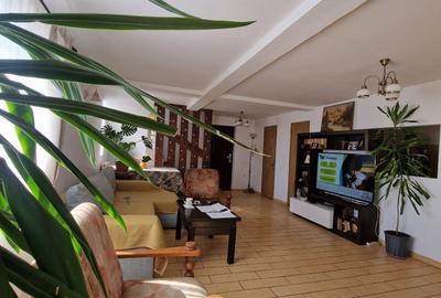 Casa de vanzare - Dobreni - Vidra - teren 2444 mp - intravilan - stradal/central - 1
