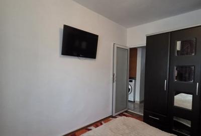 Apartament cu 3 camere decomandat, mobilat în Poarta 6 - 8