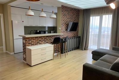 Apartament cu 3 camere semidecomandat în Central - 1