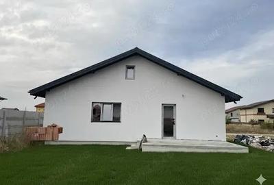 Casă cu 4 camere în Domnești - 2