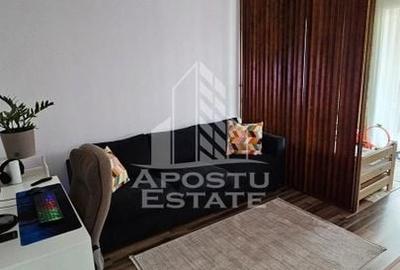 Apartament cu 2 camere semidecomandat, mobilat în Giroc