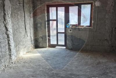 Casă cu 5 camere cu Teren 200 Mp în Poiana - 3