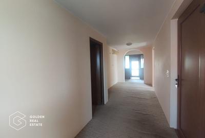 Casa solida, spatiu interior mare, zona Micalaca - 8
