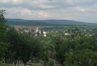 Teren de 4400 mp, în Băița