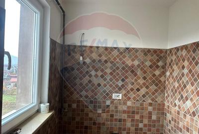 Apartament cu 2 camere semidecomandat în Săvinești - 14