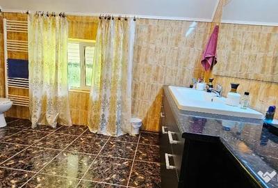 Casă cu 7 camere cu Teren 1250 Mp în Central - 3
