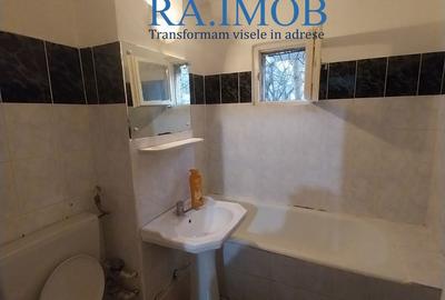Apartament cu 3 camere decomandat în 9 Mai - 14