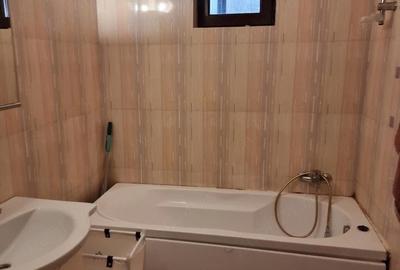 Apartament cu 2 camere decomandat în Km 5