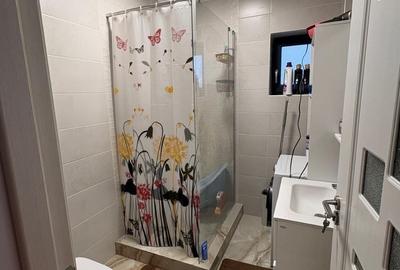 Apartament cu 3 camere decomandat în Preajba - 1